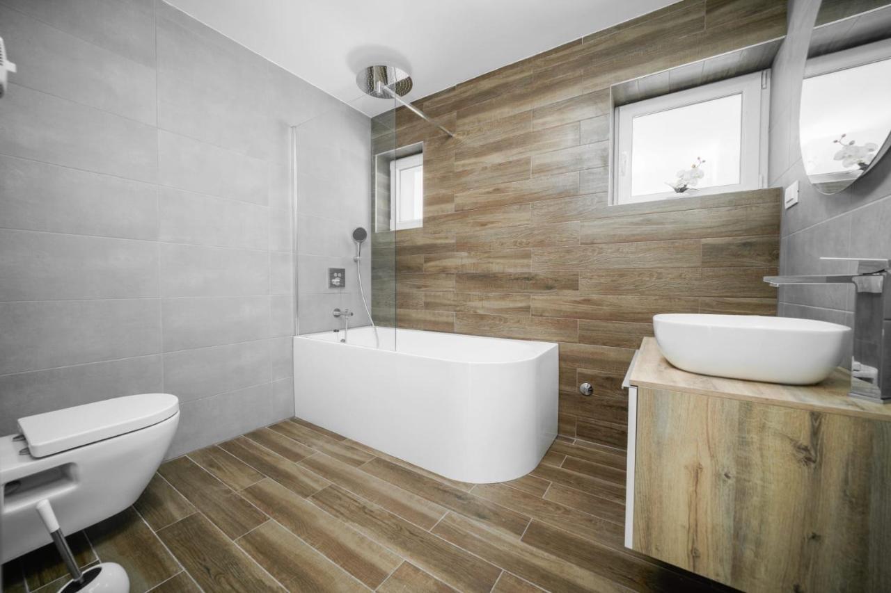 Pina Tourist Apartments 보디체 외부 사진