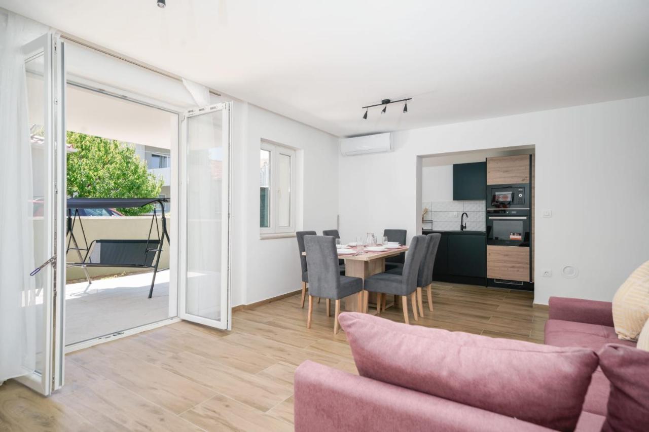 Pina Tourist Apartments 보디체 외부 사진